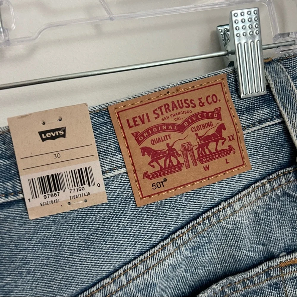 NEW Levi's 501 Denim Cutoff Shorts Women's Size 30